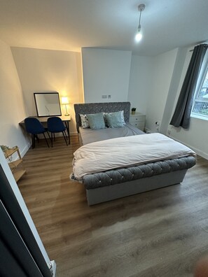 Studio | Iron/ironing board, free WiFi, bed sheets - Lovely 1-bed Studio Near Canary Wharf, London (London)