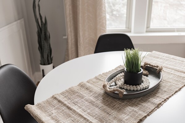 Dining - Comfy|Stylish 1Bd 1Ba - Portage Park (Chicago)