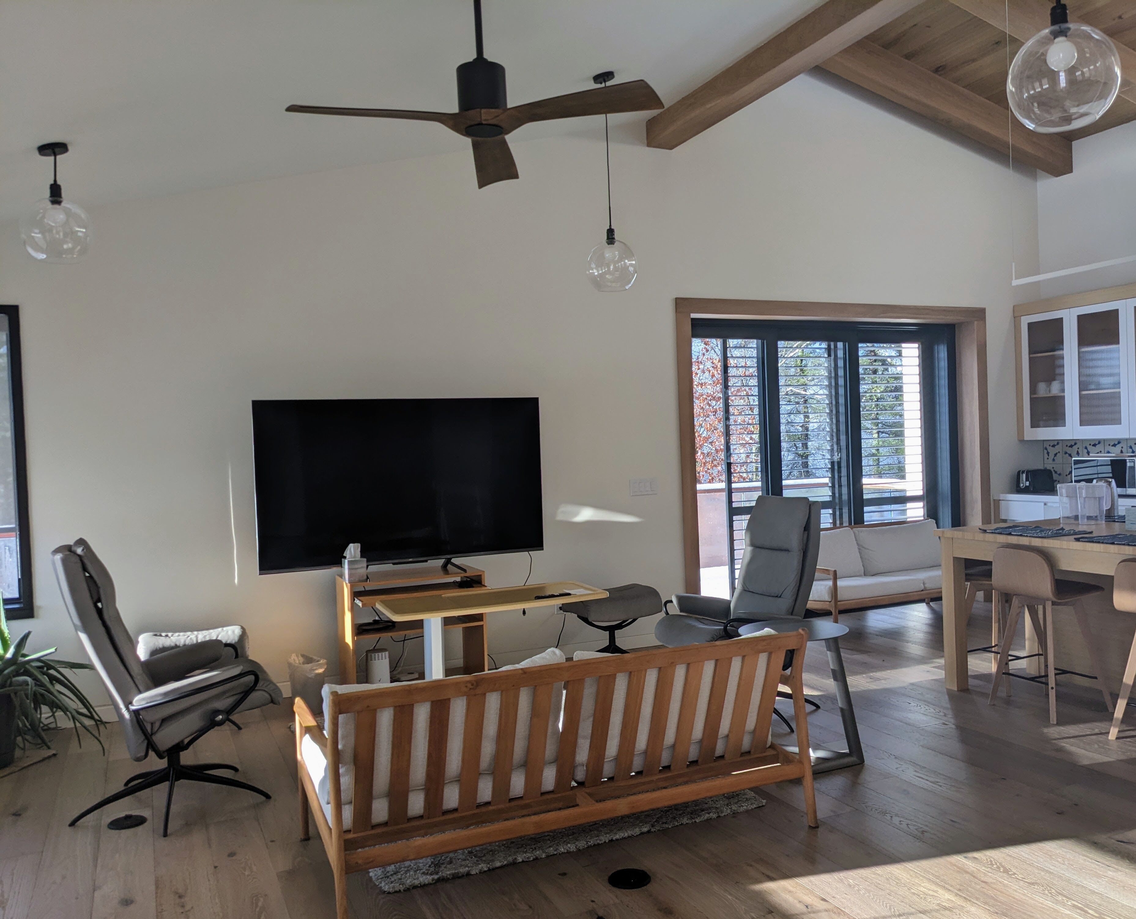 Contemporary House On 8 Acres Of Wild Flowers, Trees And Trails; Pet Friendly - Sudbury, MA