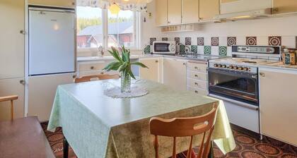 3 bedroom lovely home in Bullaren