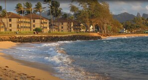 On the beach - Pono Kai Resort - Mini Suite Condo with Pool, Tennis Courts, WIFI, (Kapaa)