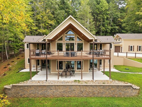 Norris Lakefront Retreat! King Suites, Private 2 slip dock, Firepit, 2026 Open