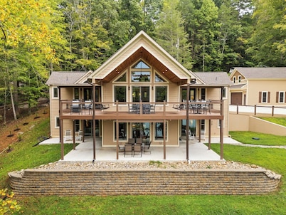 Norris Lakefront Retreat! King Suites, Private 2 slip dock, Firepit - 2027 Open!