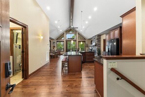 Dining - Norris Lakefront Retreat! King Suites, Private 2 slip dock, Firepit - 2027 Open! (Jacksboro)