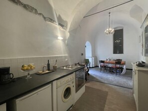 Frigorifero, forno, pentole/stoviglie/utensili