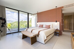 6 chambres, fer et planche à repasser, lit parapluie