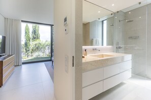 Bathtub, hair dryer