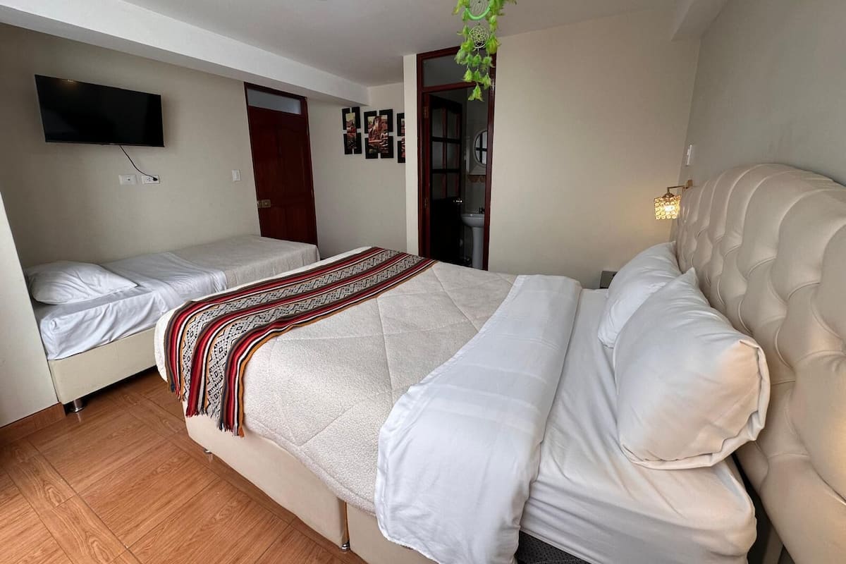 Quarto duplo conforto | Roupas de cama premium, edredons de pluma, camas com colchões pillow-top