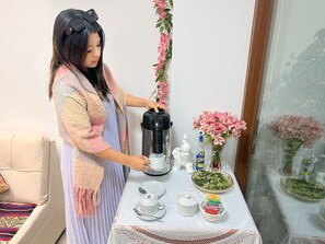 32-英寸智能电视（配备数码频道）、电视、Netflix