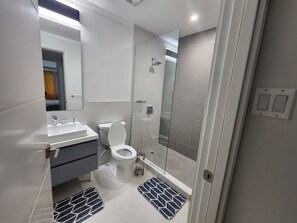 Royal Condo | Bathroom