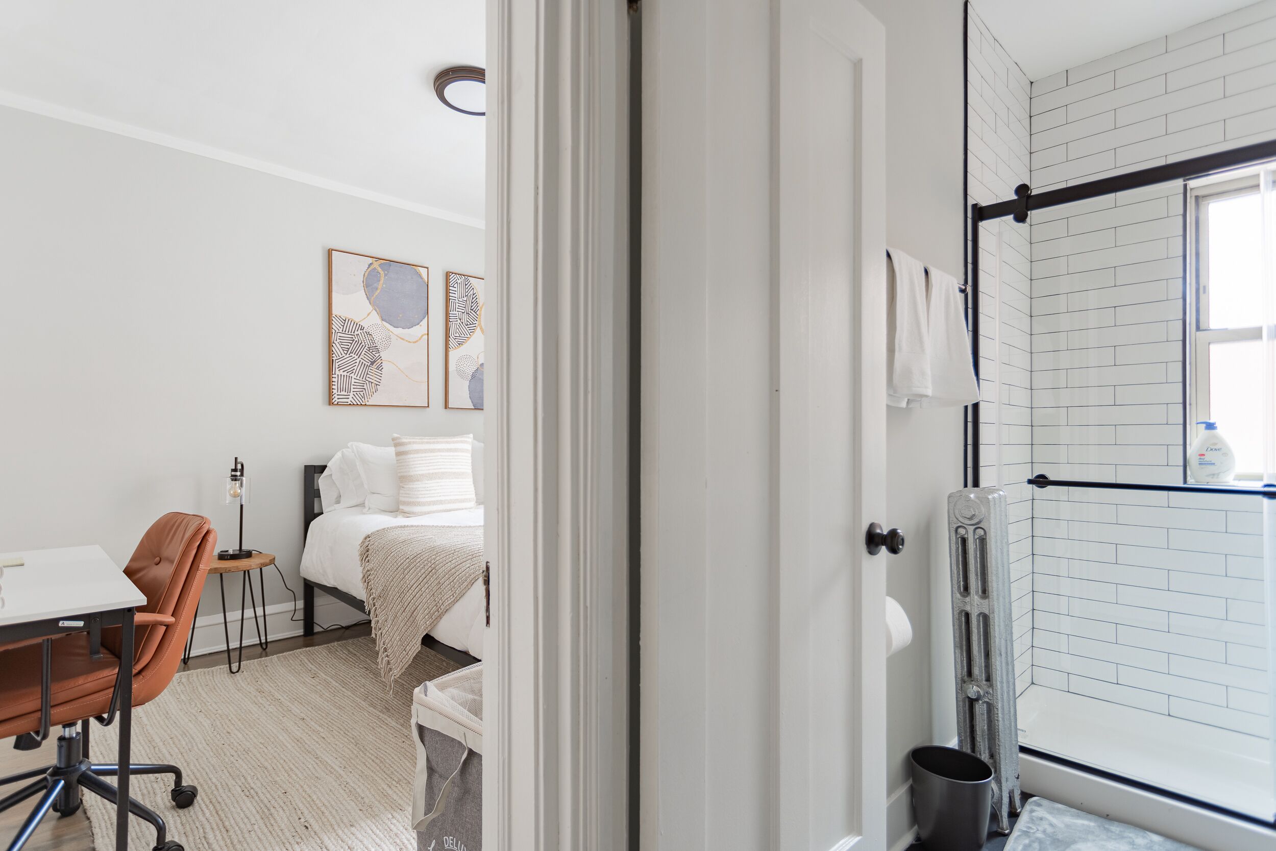 1 slaapkamer, een strijkplank/strijkijzer, gratis wifi, beddengoed