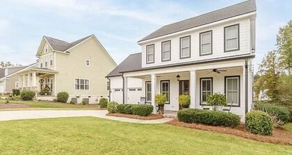 Beautiful 5 bedroom family-sized home - Close to Augusta National!