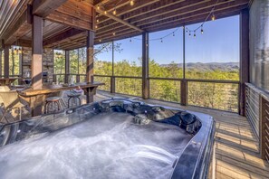 Outdoor spa tub - Gorgeous Modern Cabin w/ Best Mountain Views in Blue Ridge! Hot Tub! Relaxation! (Blue Ridge)