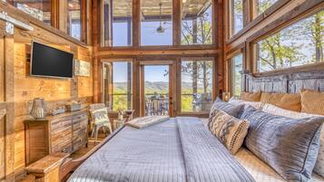 2 bedrooms, desk, iron/ironing board, travel crib