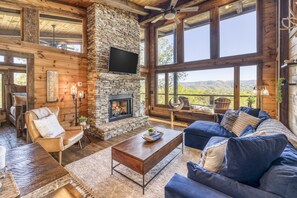 Smart TV, fireplace, table tennis