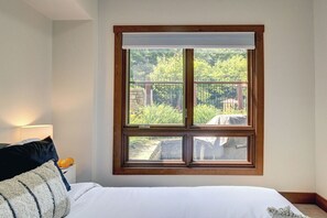 1 habitación, escritorio, tabla de planchar con plancha y wifi gratis