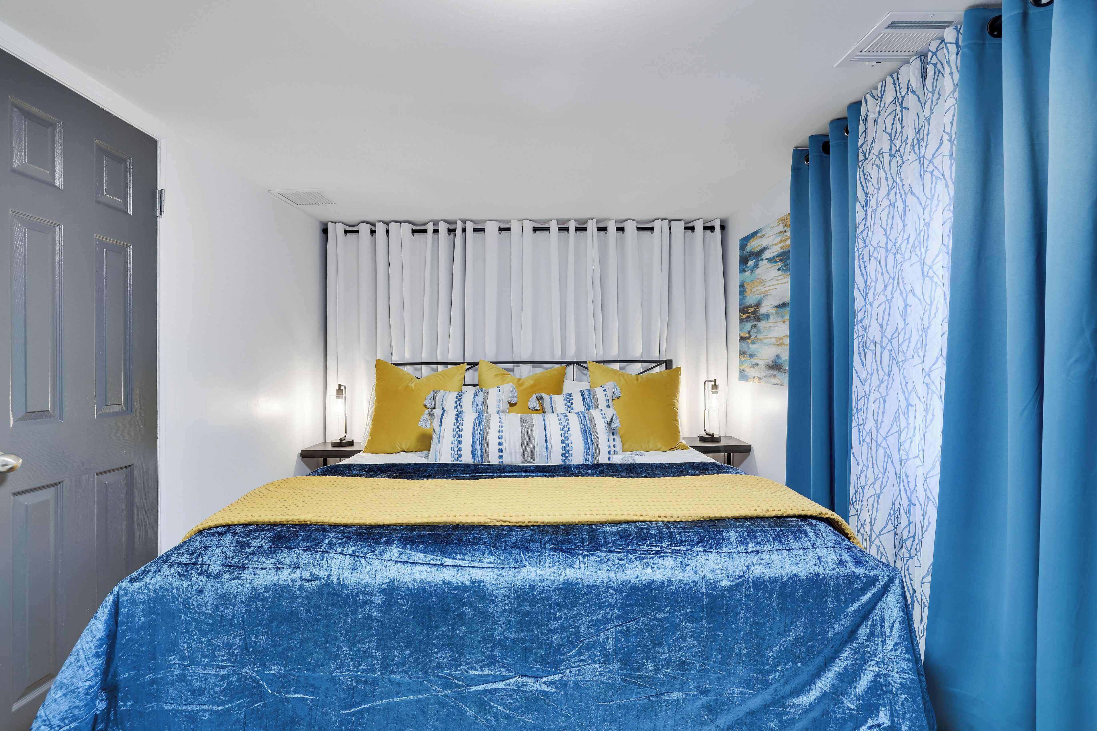 5 bedrooms, desk, iron/ironing board, free WiFi