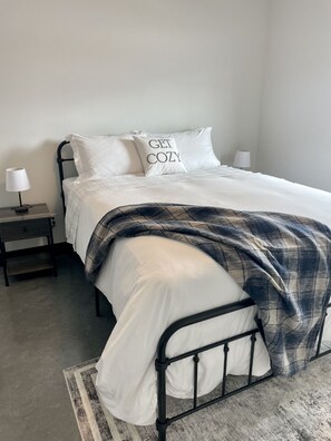 2 多间卧室、WiFi、床单