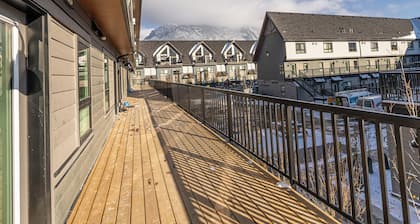 Skyline 207 - Mountain View Townhouse-AC - Heated Pool - Hot Tub