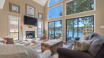 Smart TV, video games