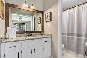 Asciugacapelli, asciugamani, carta igienica