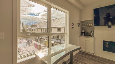 Skyline 205 Mountain View Townhouse-AC-Heated Pool-Hot Tub