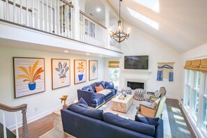 TV - Relax in Renovated Home w/ Private Plunge Pool; Screened Porch; 2 Master Suites; 4 Min Walk to Beach (Isle of Palms)