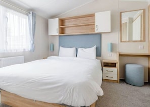 3 bedrooms - 12ft-wide very comfortable and spacious caravan with one double and one twin. (Roman Bank, Skegness)