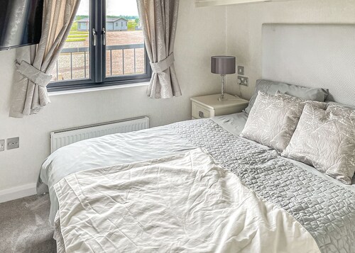 2 bedroom accommodation in Laurenkirk
