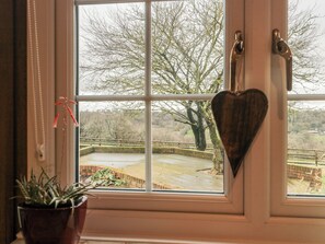 Cottage | Interior - Rainbow View (Taunton)