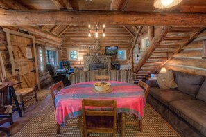 House, 2 Bedrooms | Living area