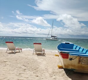 Shared Dormitory, 1 Bedroom, Smoking | Beach