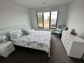 4 chambres, fer et planche à repasser, accès au Wi-Fi (inclus)
