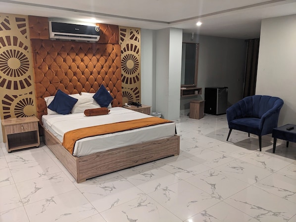 Minibar, decoración personalizada y muebles diferentes