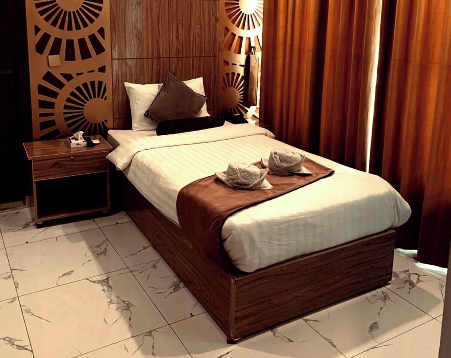 Standard Single Room, 1 Bedroom | Minibar, individually decorated, individually furnished