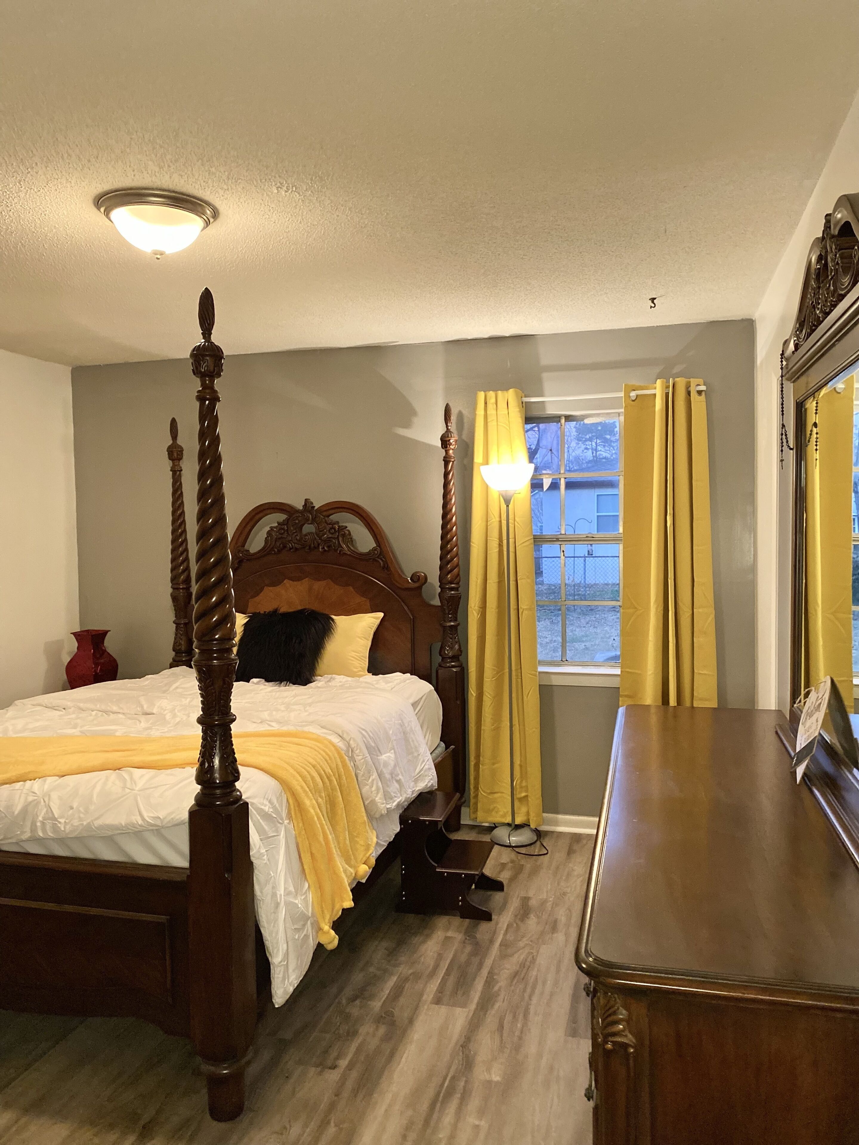 3 chambres, bureau, Wi-Fi gratuit, draps fournis