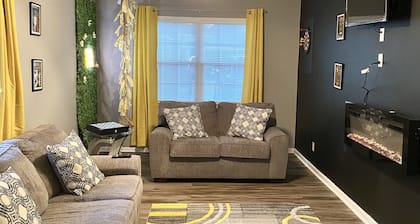 Southern Charm Sav 3BR/1.5 Bathroom