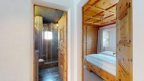 2 bedrooms, iron/ironing board, WiFi, bed sheets - 3-room apartment on the 2nd floor, approx. (La Punt-Chamues-ch)