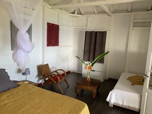 1 chambre, fer et planche à repasser, lit parapluie, Wi-Fi