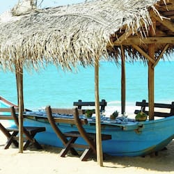 Spiaggia privata, sabbia bianca, lettini da mare, teli da spiaggia