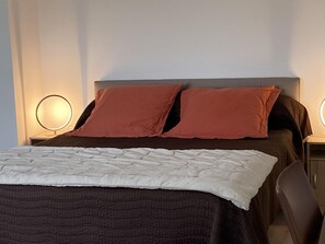 2 bedrooms, bed sheets