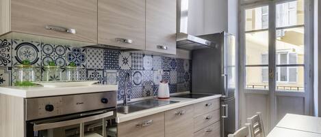 雪櫃、焗爐、爐具、洗碗機