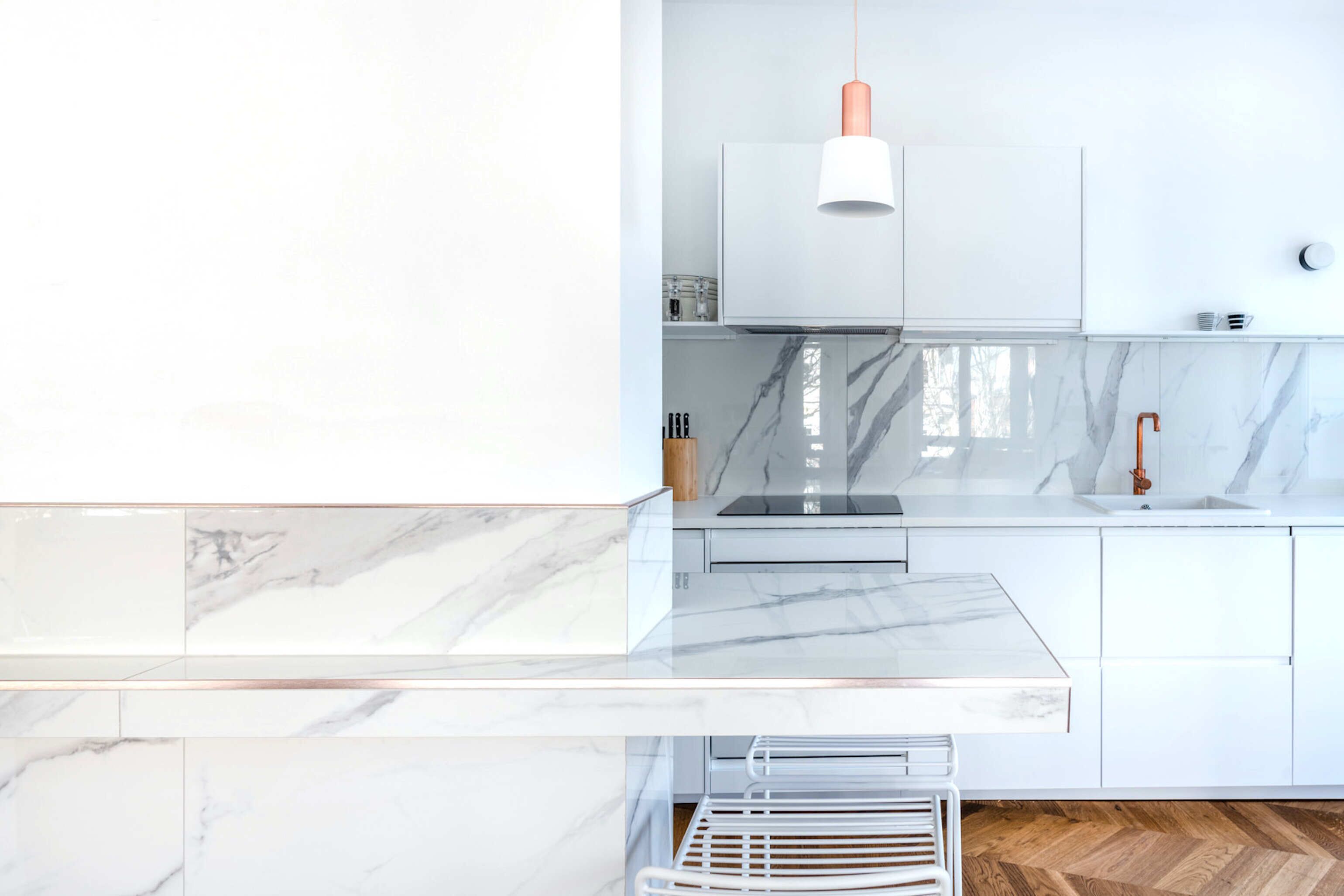 Apartamento premium | Cozinha privada | Geladeira grande, micro-ondas, fogão, cooktop