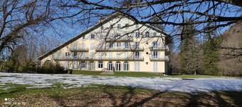 A balcony overlooking the Jura's most beautiful lake