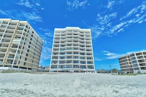 Exterior - Oceanfront Bliss: Spacious 3BR/3BA with Pool, Large Porch at Cherry Grove Point (North Myrtle Beach)