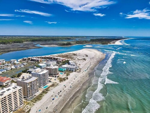 Oceanfront Bliss: Spacious 3BR/3BA with Pool, Large Porch at Cherry Grove Point