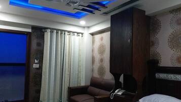 Dobbeltrom – deluxe | Strykejern/-brett, wi-fi (inkludert) og sengetøy