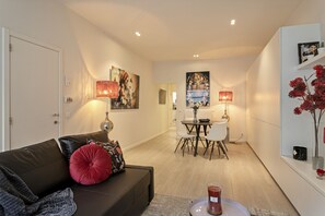 Comfort Apartment | Living area - Museum Zuid Top located apartments (Antwerp)