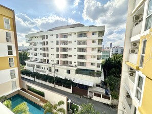 City Apartment | Terrace/patio - The Town Condo (Bangkok)