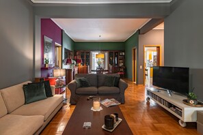 Smart-TV, Bücher, Computerbildschirme